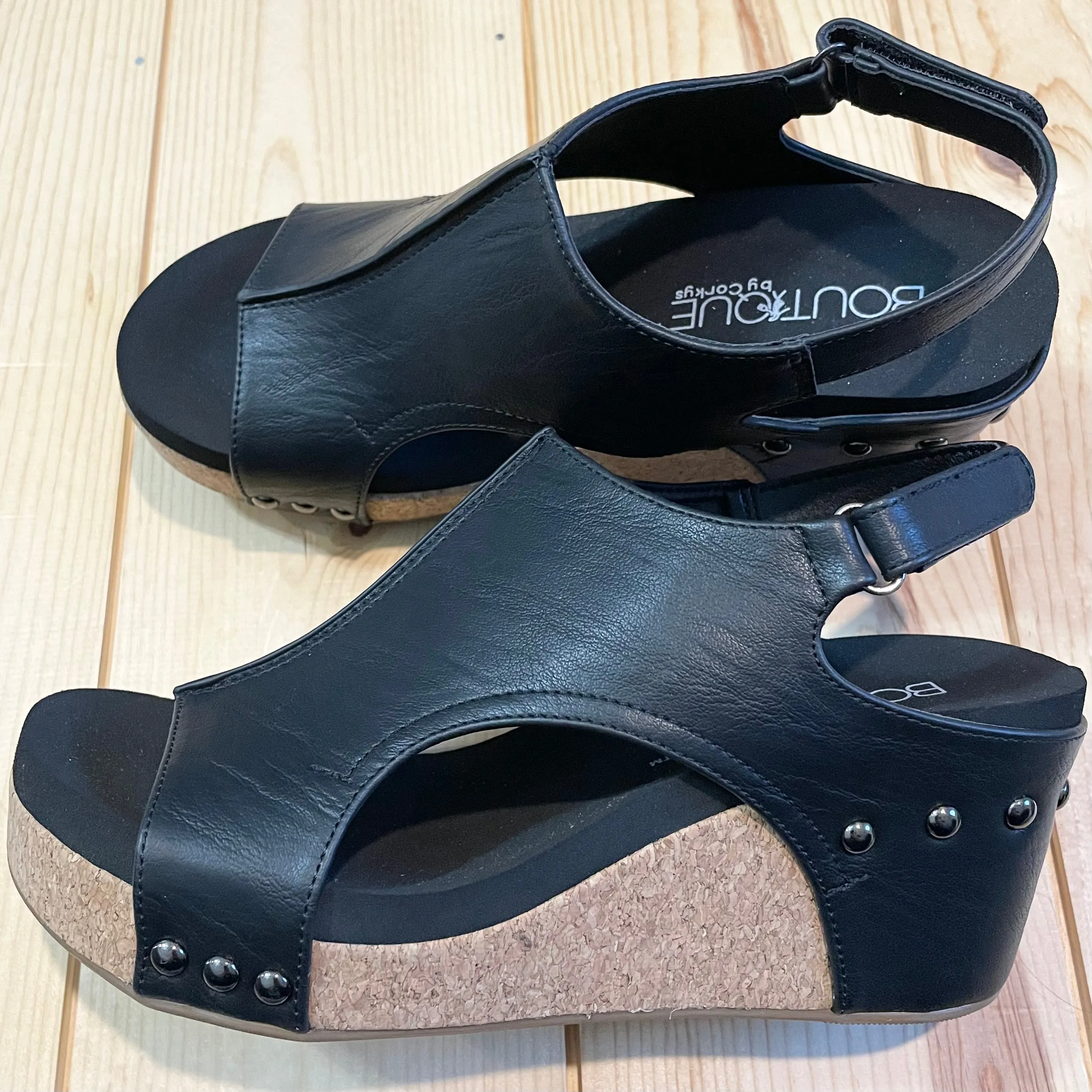 Corky's Carley Wedge, Black Smooth