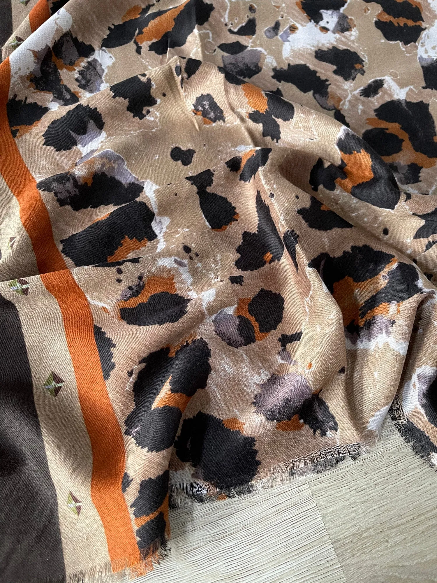 LARGE BEIGE CAMEO LEOPARD PRINT SCARF