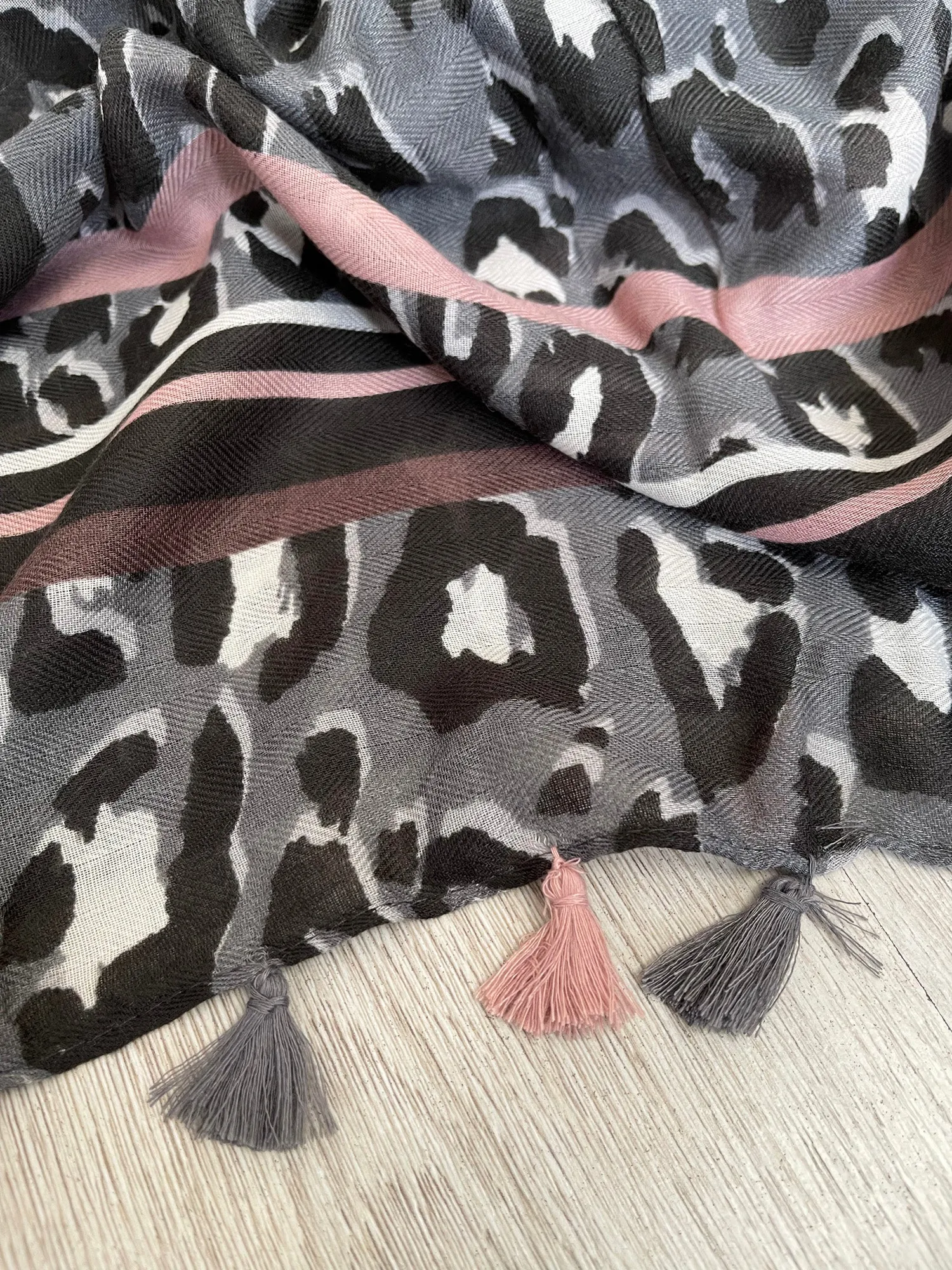 LARGE GREY BLUSH TRIBAL LEOPARD PRINT SCARF WITH TASSELS