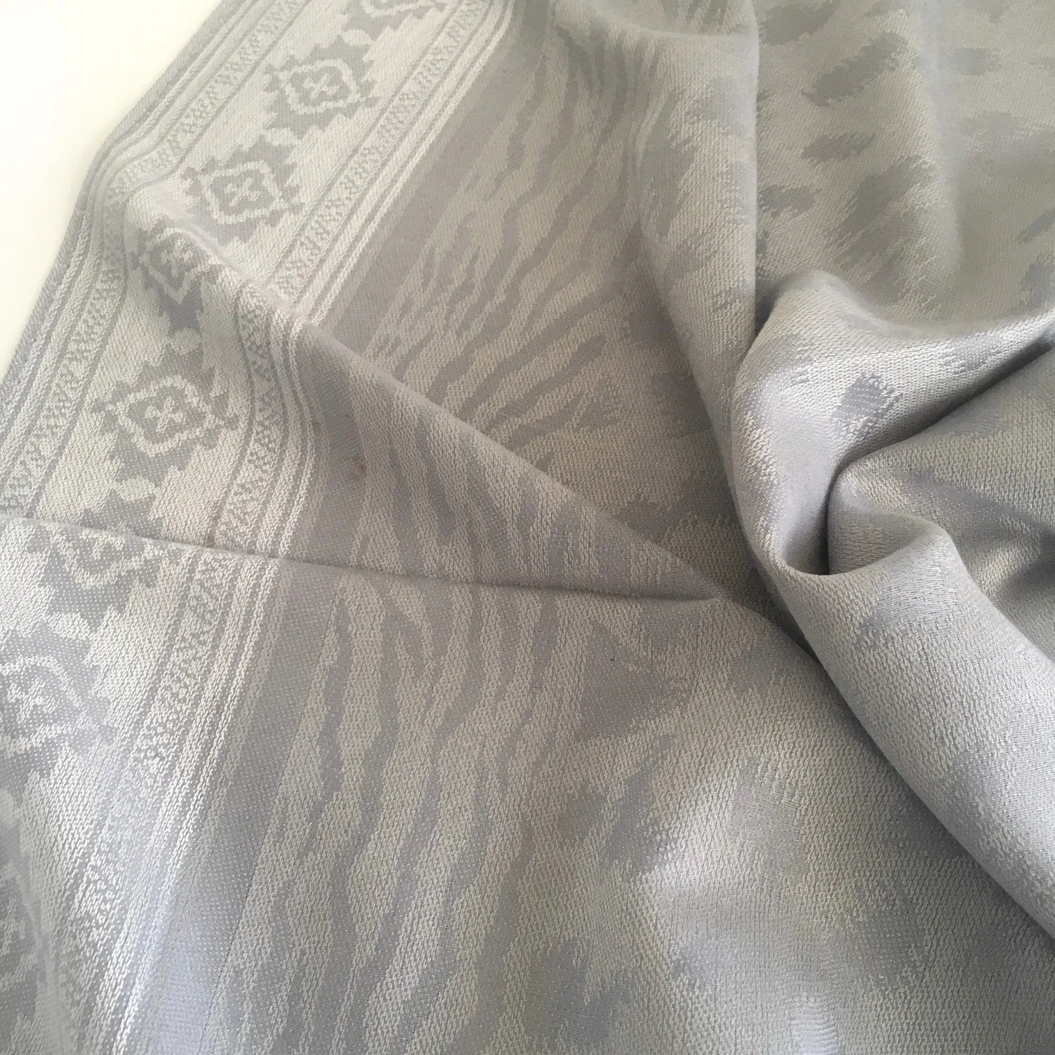 SILVER GREY ANIMAL PRINT REVERSIBLE PASHMINA SHAWL SCARF